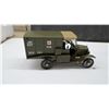 Image 4 : National Motor Museum Mint 1918 Ford Model T Ambulance and Model T Roadster Die-Cast Models