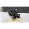 Image 7 : National Motor Museum Mint 1918 Ford Model T Ambulance and Model T Roadster Die-Cast Models