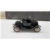 Image 8 : National Motor Museum Mint 1918 Ford Model T Ambulance and Model T Roadster Die-Cast Models