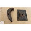 Image 4 : Vintage Hydraulic Jack with Chain Hook and Base Plate