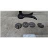 Image 5 : Vintage U.P.O. Postal Scale, and 4 Cast Iron Weights