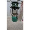 Image 2 : Coleman Easilit 2000 Model 335 Lantern and Box
