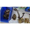 Image 5 : Assorted Hardware: Door Knobs, Latches, Hinges, Casters