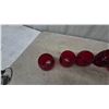 Image 6 : Six Red Glass. Lantern fonts