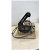 Image 6 : Delta 1” Belt/5” Disc Sander, Model 31-080, 1/4 HP, 120V, 2.6A, Mounted on Wooden Base with Extra