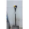 Image 3 : Plastic Snow Shovel and Galvanized Snow Scoop