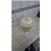 Image 4 : Medalta Potteries Ltd. 5 Imperial Crock with Lid and Handles