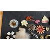 Image 7 : Collection of Brooches