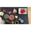 Image 8 : Collection of Brooches