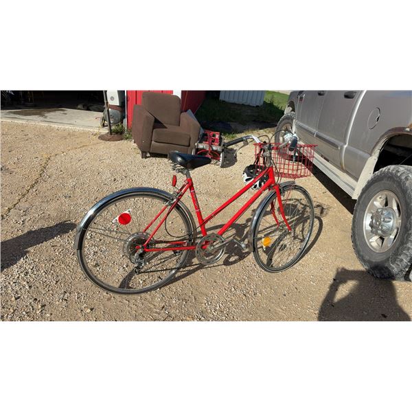 Women's Vagabond Chimo 5-Speed Bike with Kickstand, Basket, and Helmet