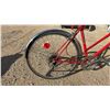 Image 2 : Women's Vagabond Chimo 5-Speed Bike with Kickstand, Basket, and Helmet