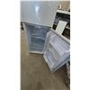 Image 5 : Danby Designer Top-Freezer Compact Refrigerator, White, Two-Door, 59”×24”×24”