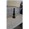 Image 5 : Pair of Table Lamps with Fabric Shades and Turned Wood Bases