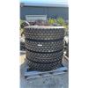 Image 1 : 4 BFGoodrich 11 R24.5 STS56 Tires