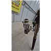 Image 3 : Two Fishing Rods: Hawk GR2000 and Zebco 33 Spinning Reels
