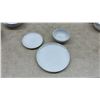 Image 5 : New White Crackle Glaze Ceramic Dinnerware Set Including Plates, Side Plates, and Bowls, 20 Pieces