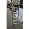 Image 2 : Aluminum 5-Step Ladder with Paint Tray