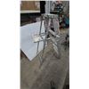 Image 3 : Aluminum 5-Step Ladder with Paint Tray