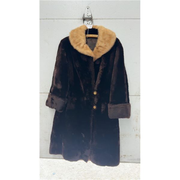 Vintage Eaton's Fur Salon Women's Dark Brown Fur Coat with Contrasting Collar and Cuffs, Sz S-M