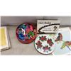 Image 7 : Birds of Canada Pics, Manicure Set, Pan-Cake Makeup, 1970 Calendar, Embroidery Thread