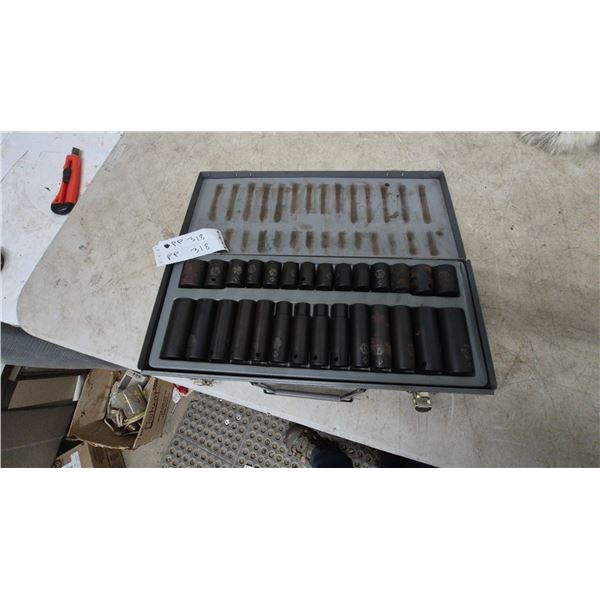 Mastercraft Maximum Socket Set in Metal Case, 1/2”