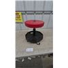 Image 1 : MVP Rolling Shop Stool