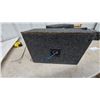 Image 4 : Car Audio Lot: 2 Pyle 6 × 9” Speakers in Enclosures, Grundig and GM Car Stereos