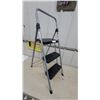 Image 1 : 3-Step Folding Step Stool with Handrail