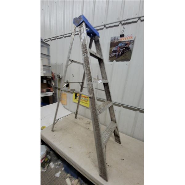 Aluminum Step Ladder