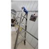 Image 2 : Aluminum Step Ladder