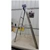 Image 3 : Aluminum Step Ladder
