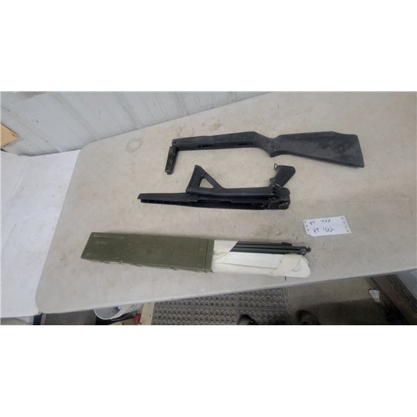 2 Rifle Stock, Folding Stock, road flares