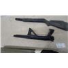 Image 4 : 2 Rifle Stock, Folding Stock, road flares