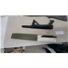 Image 6 : 2 Rifle Stock, Folding Stock, road flares