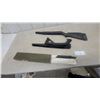 Image 7 : 2 Rifle Stock, Folding Stock, road flares