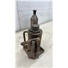 Image 4 : Four Hydraulic Bottle Jacks Including Walker Manufacturing 6 Ton