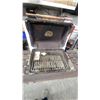 Image 5 : Wilson Grill and Cart with Wood Side Tables and Lower Shelf