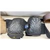 Image 4 : Leather Tool Belts, Knee Pads, Work Gloves