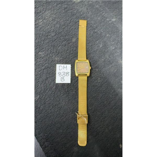 Gold-Plated Men's Wristwatch, Cushion Case, Date Window, Mesh Bracelet