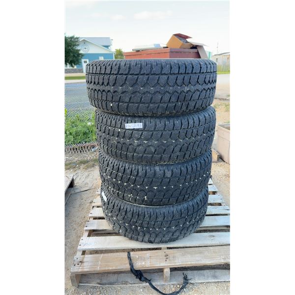 Set of 4 Motomaster Total Terrain 255/70R16 All-Terrain Tires on 16” Five Bolt Aluminum Rims