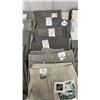 Image 3 : 30+ Pairs of Pants