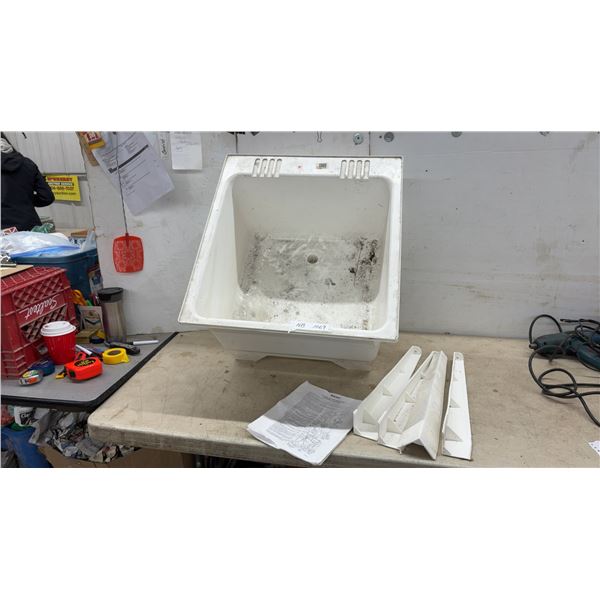 MAAX Laundry Tub with Plastic Legs and Assembly Instructions