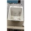 Image 4 : MAAX Laundry Tub with Plastic Legs and Assembly Instructions