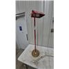 Image 2 : Red Floor Lamp and Magnifying Desk Lamp