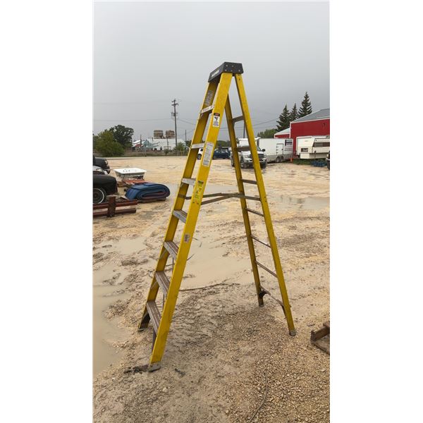 7-1/2ft Maximum Fiberglass A-Frame Ladder
