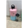 Image 6 : Ninja Nutri Auto-iQ 1000W Personal Blender with Cups, Hydro Flask, Stanley Tumbler