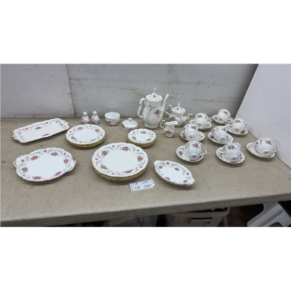 Royal Albert Bone China "Tranquillity" Pattern Tea and Dinnerware Set, 41 Pieces