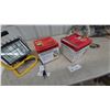 Image 4 : Shopmaster 250 Watt Portable Halogen Work Light and 2 New in Box Shopmaster 250 Watt Work Lights