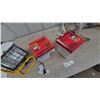 Image 5 : Shopmaster 250 Watt Portable Halogen Work Light and 2 New in Box Shopmaster 250 Watt Work Lights
