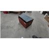 Image 6 : Cyclone one and a 1/2 Ton Chain Hoist in Wood Box
